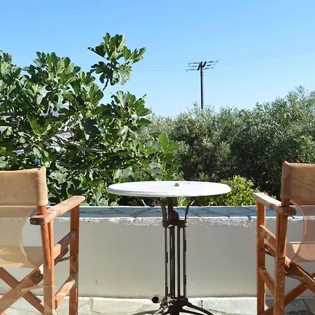Georgy * Parikia (Paros)